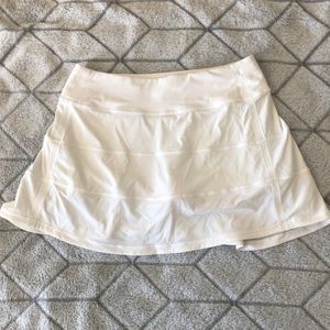 Pace Rival mid rise skirt WHITE Size 4 Tall